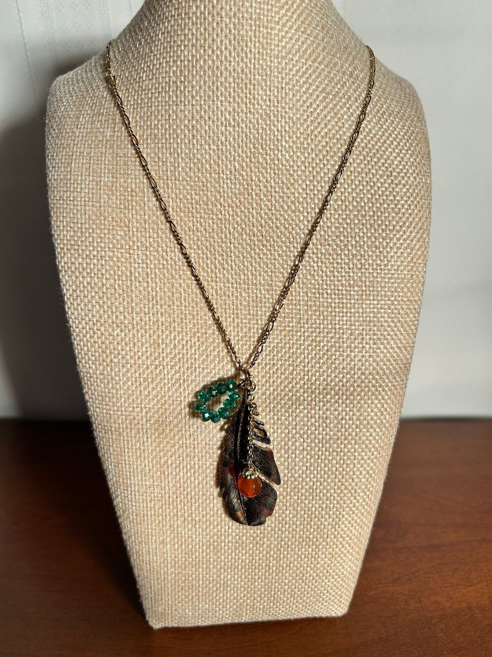 BBoho Amber Bead Feather Charm Hoop Necklace Gold Tone Teal Faceted Beads 18"